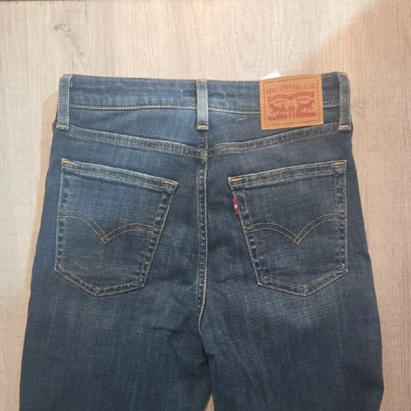 Levi's Women's High Rise Bootcut - Picture 5 of 6